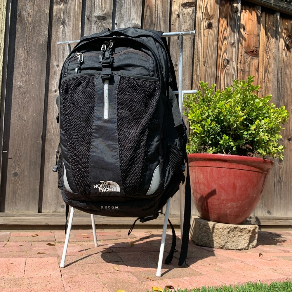 The iconic day trail backpack by The North Face: RECON.